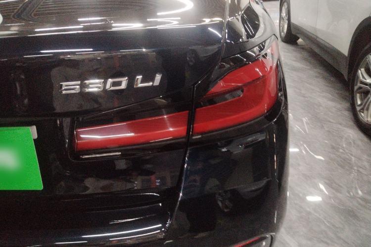 Used BMW 5 Series 2022 530Li Leading Model M Sport Package Exterior 3