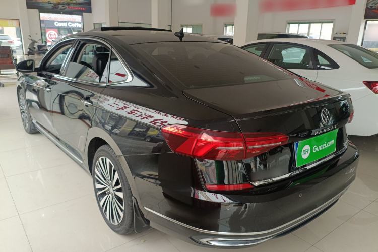 Used Volkswagen Passat 2021 330TSI Luxury Edition Exterior 2