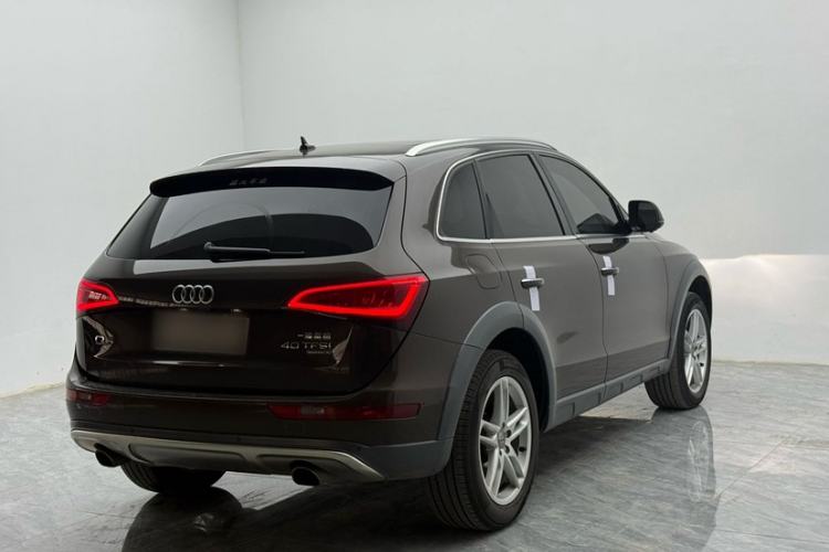 Used Audi Q5 2017 Plus 40 TFSI Comfort Model Exterior 5