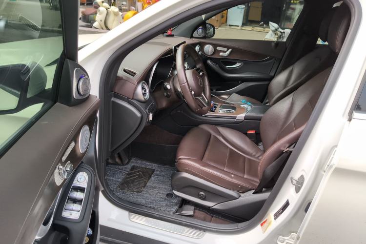 Used Mercedes-Benz GLC 2020 Facelift GLC 300 L 4MATIC Dynamic Edition
