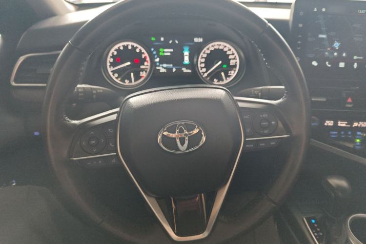 Used Toyota Camry 2023 2.0G Luxury Edition
