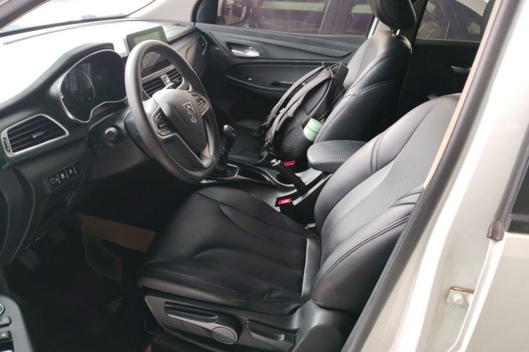 Used Baojun 730 2019 1.5T Manual Fashion Model 7-seater National V