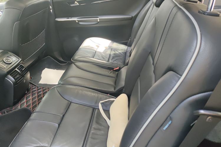 Used Mercedes-Benz R-Class 2015 R 320 4MATIC Luxury Model Left Rear Seat