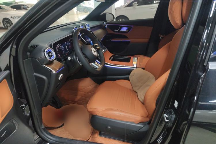 Used Mercedes-Benz GLC 2025 Refreshed GLC 300 L 4MATIC Dynamic Version 5 Seats Left Front Seat