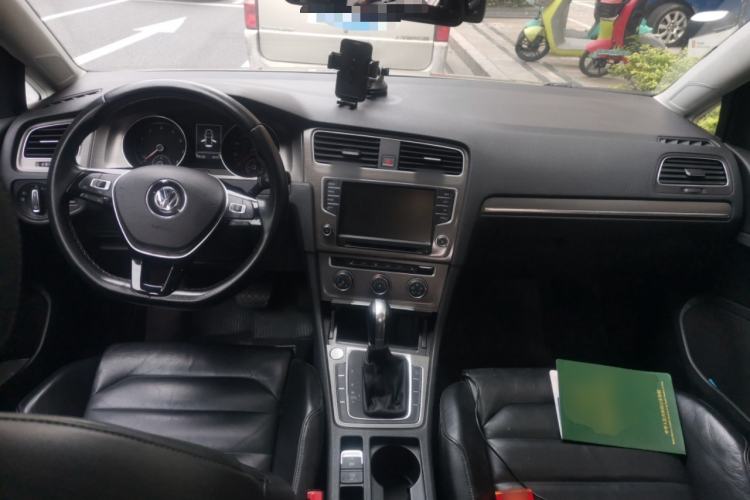 Used Volkswagen Golf 2014 1.4TSI Automatic Luxury Model
