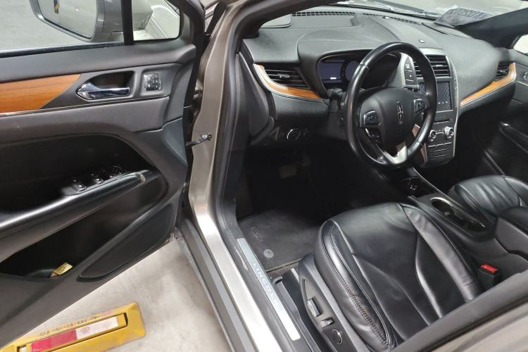 Used Lincoln MKC 2017 2.0T Two-Wheel-Drive Luxury Edition