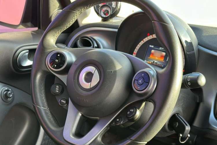 Used smart forfour 2016 0.9T 66 kW Pioneer Edition