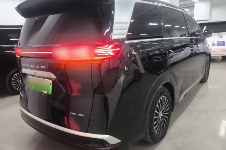 Used Denza D9 2024 DM-i 980 Four-Wheel Drive Prestige Model
