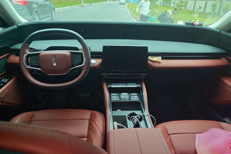 Used Lincoln Nautilus 2025 Model, Facelifted 2.0T Four-Wheel-Drive Zunyi Hybrid Version Center Console