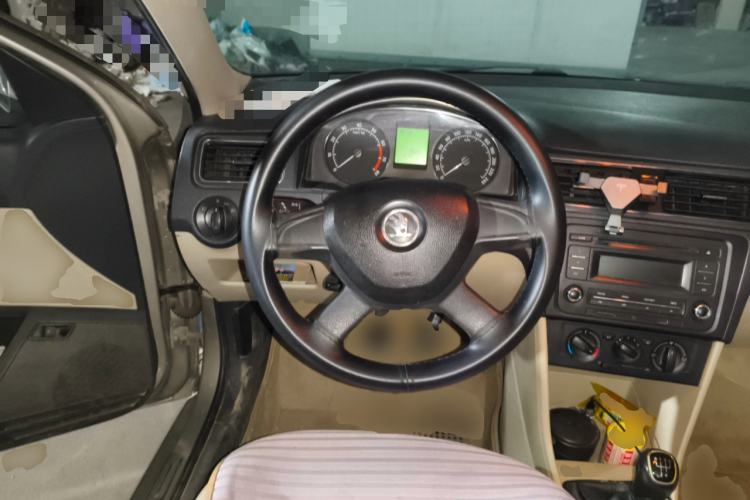 Used Skoda Rapid 2013 1.6L Manual Smart Selection Model