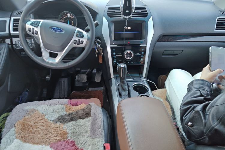 Used Ford Explorer 2013 3.5L Deluxe Model
