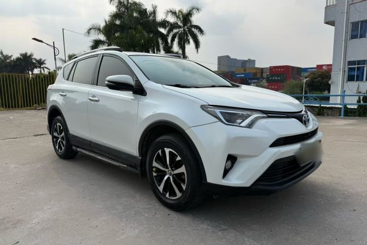 Used Toyota RAV4 2016 2.0L CVT Two-Wheel Drive Fashion Edition China V Standard