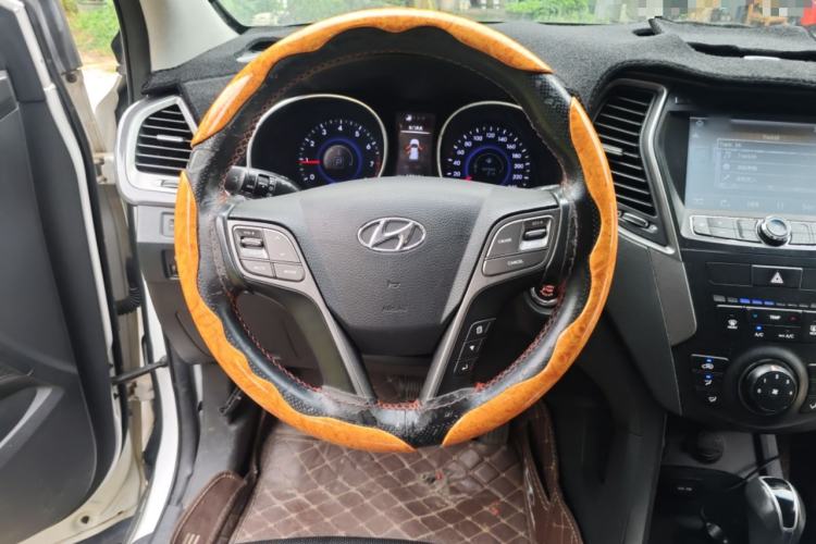 Used Hyundai Santa Fe 2013 2.4L Automatic 2WD Comfort Edition Steering Wheel