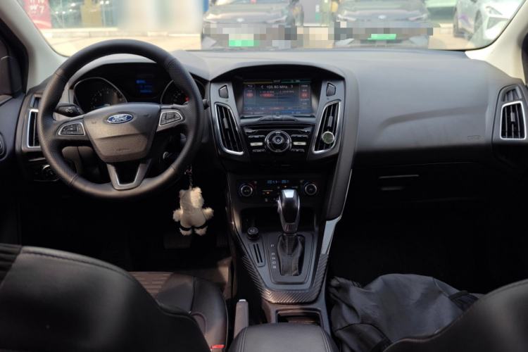 Used Ford Focus 2015 Hatchback 1.6L Automatic Fashion Edition