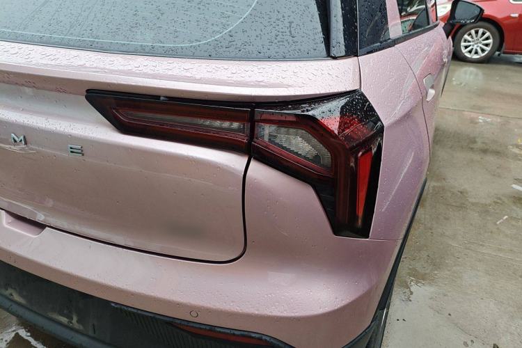 Used Geometry E Firefly 2023 401 km Super-Liked Special Edition 5 Seats
