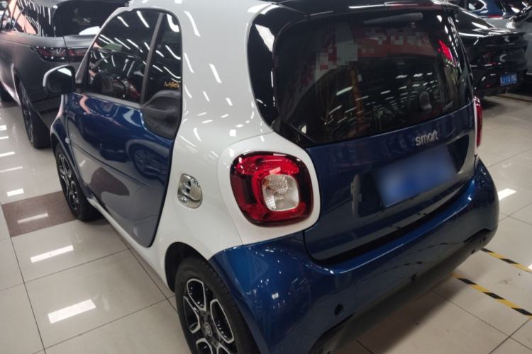 Used smart fortwo 2019 0.9T 66kW Hardtop Engine Version China VI Emission Standard
