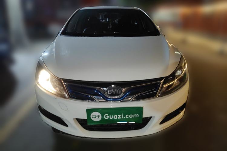 Used BYD e5 2016 300 Luxury Edition Front