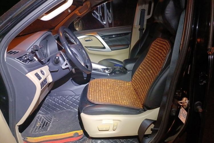 Used Mitsubishi Pajero  Left Front Seat