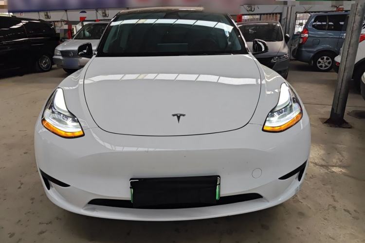 Used Tesla Model Y 2023 Rear-Wheel-Drive Version Front