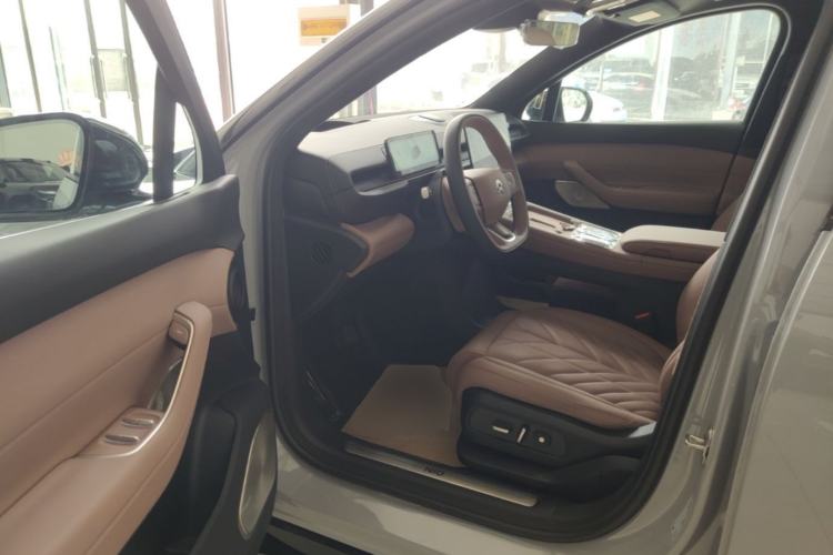 Used Nio ES6 2025 75 kWh Driver Seat