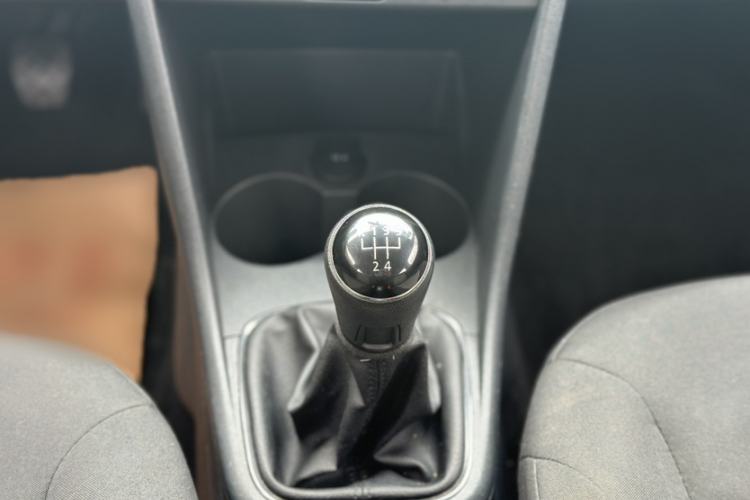 Used Volkswagen Polo 2016 1.4L Manual Fashion Model
