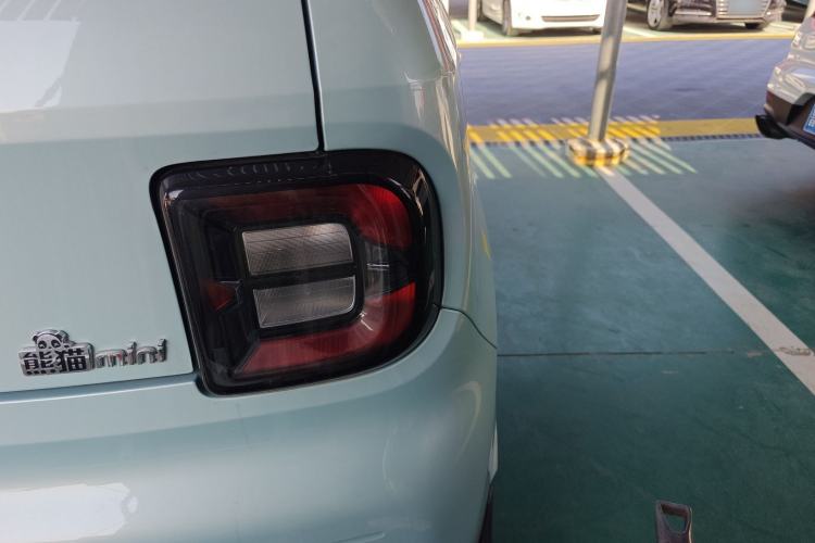 Used Geely Galaxy Panda 2024 Panda Mini 200km Endurance Bear
