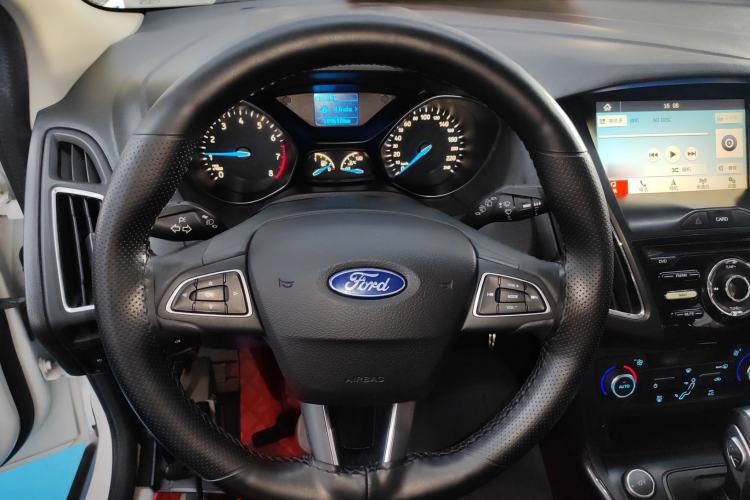 Used Ford Focus 2017 Hatchback 1.6L Automatic Fashion Edition Smart Drive Version
