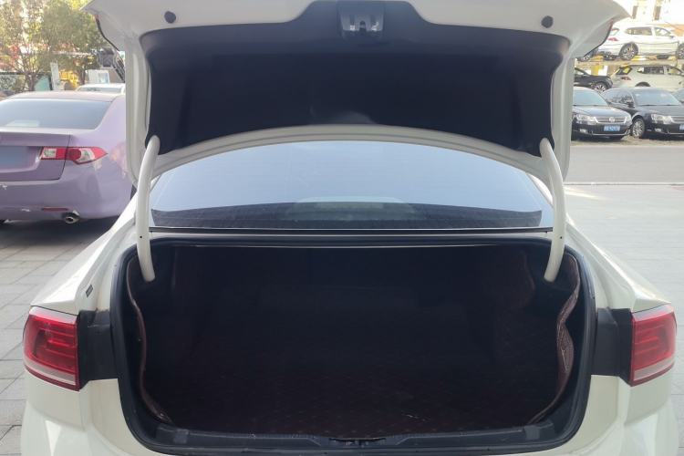 Used Volkswagen Lamando 2017 230TSI DSG Fashion Edition
