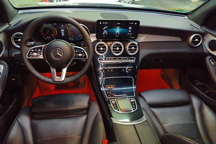 Used Mercedes-Benz GLC 2020 Facelift GLC 260 L 4MATIC Luxury Edition Center Console