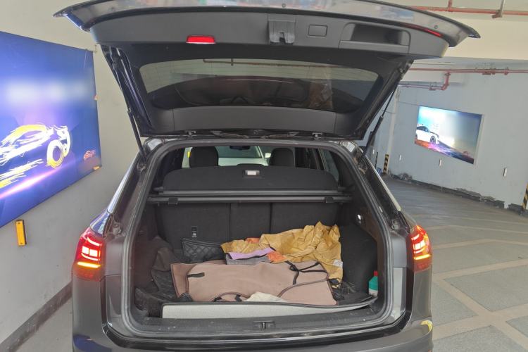 Used Volkswagen Tayron 2020 380TSI All-Wheel Drive R-Line Connected Version Trunk