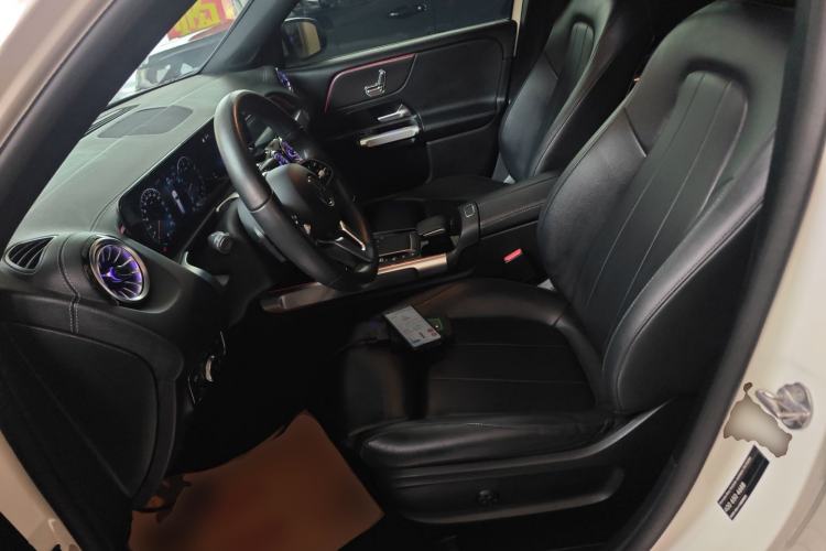 Used Mercedes-Benz GLB 2022 Updated GLB 200 Fashion Edition Left Front Seat