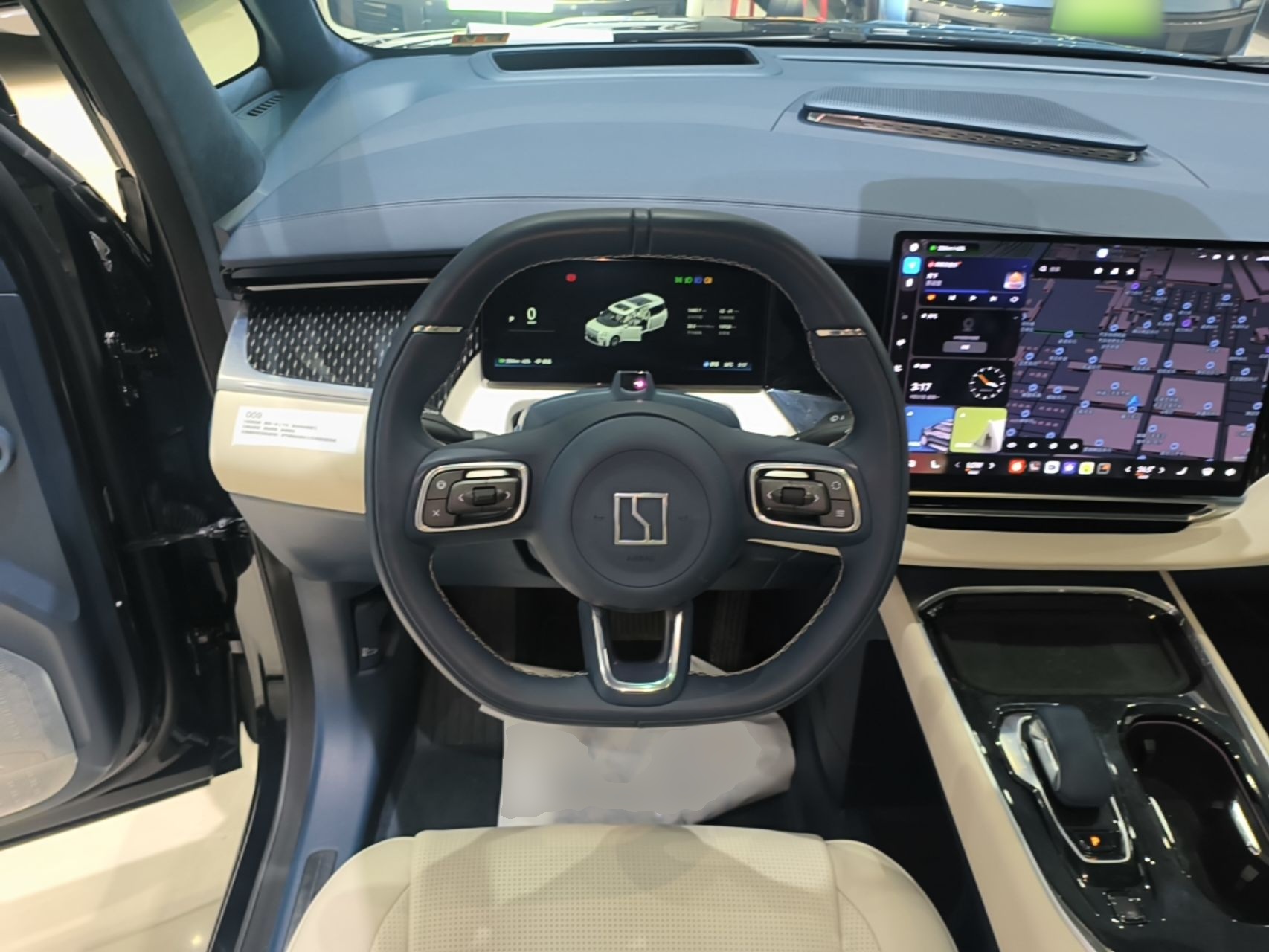 Zeekr 009 2024 7-Seater Walk-Through Version Four-Wheel Drive 108 kWh — снимка 13