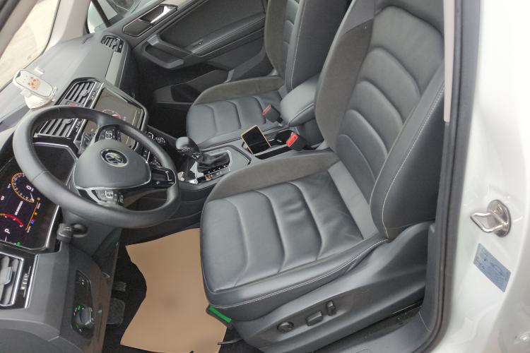 Used Volkswagen Tiguan L 2021 330TSI Automatic Two-Wheel Drive Smart Edition