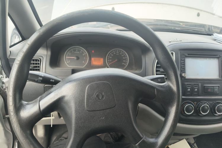 Used FORTHING Lingzhi 2013 V3 1.5L 7-Seater Standard Model II
