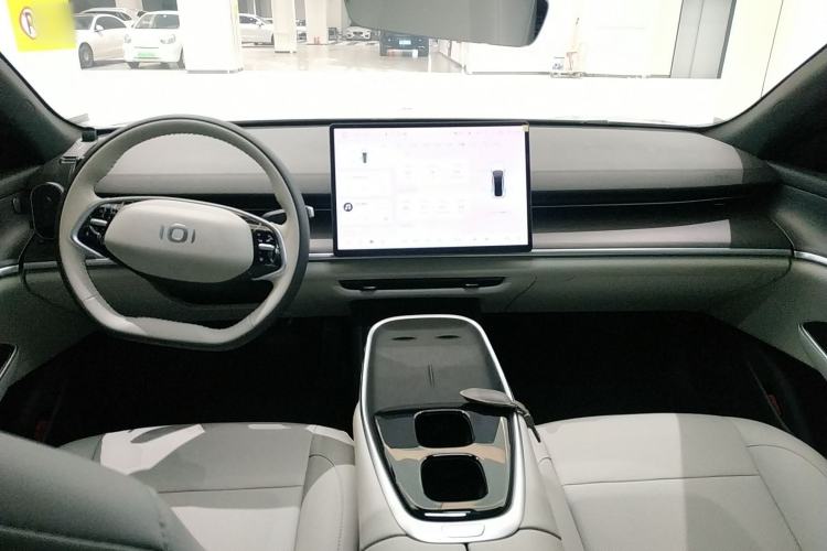 Used CHANGAN NEVO A07 2025 Blue Whale Pure Electric Version 625 Luxury Model Center Console