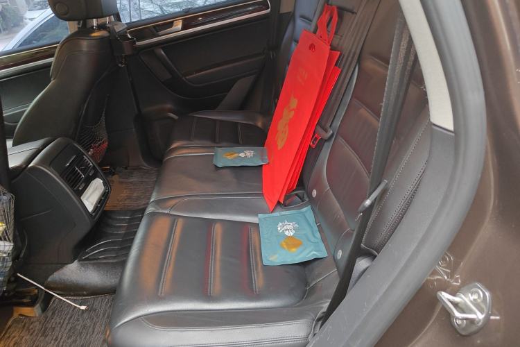 Used Volkswagen Touareg 2015 3.0 TSI Comfort Model Left Rear Seat