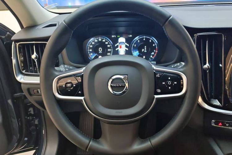 Used Volvo V60 2022 B5 Zhiyuan Luxury Edition Steering Wheel