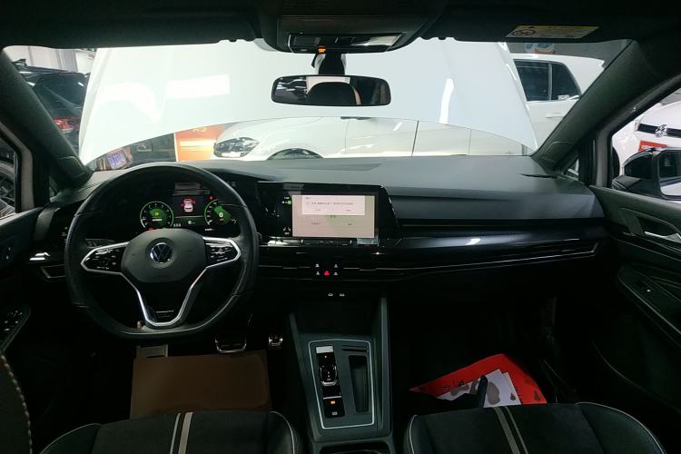 Used Volkswagen Golf 2023 280TSI DSG R-Line Lite Center Console