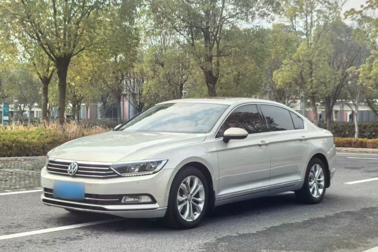 Used Volkswagen Magotan 2017 330TSI DSG Luxury Model