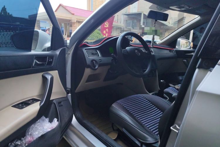 Used Skoda Rapid 2015 1.6L Manual Smart Selection Model