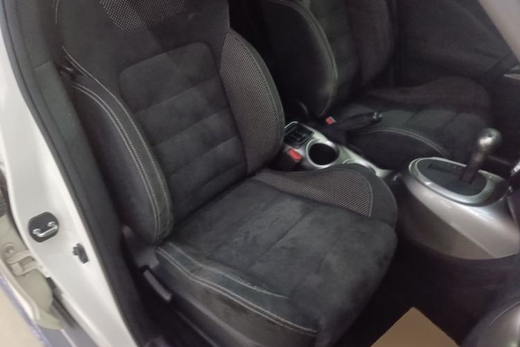 Used Infiniti ESQ 2014 1.6L Spontaneous Edition
