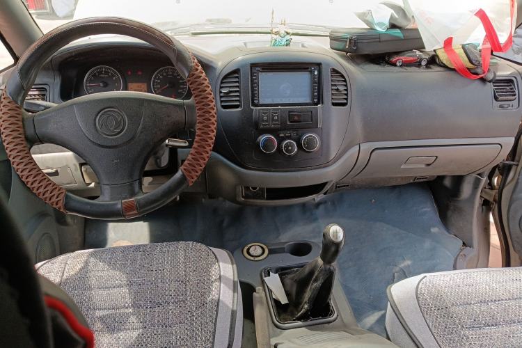 Used FORTHING Lingzhi 2013 M3 1.6L 7-Seater Comfort Model Center Console