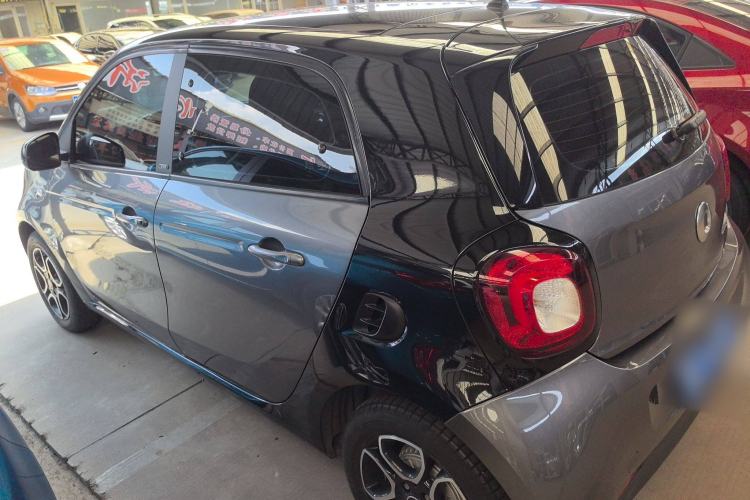 Used smart forfour 2016 0.9T 66 kW Pioneer Edition