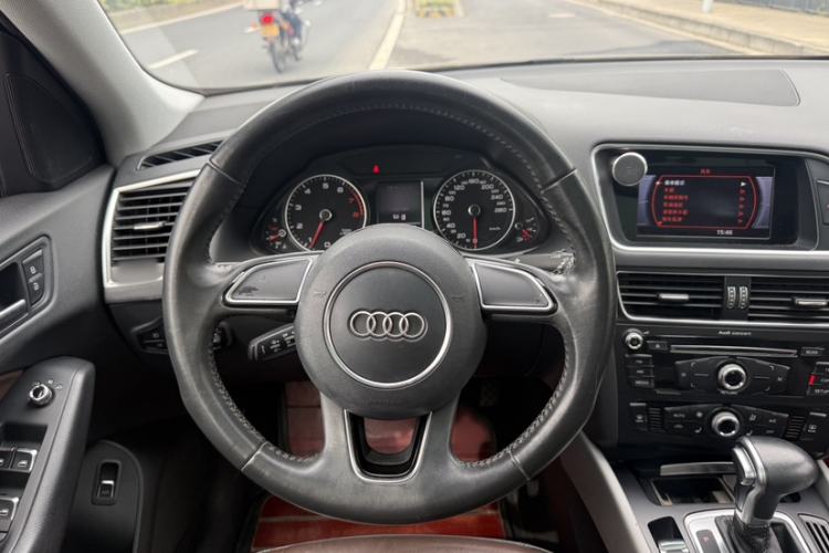 Used Audi Q5 2017 Plus 40 TFSI Ambition Model Steering Wheel