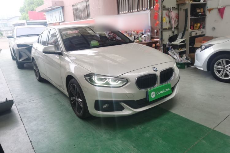 Used BMW 1 Series 2019 118i Fashion Model Front Right 45 Deg