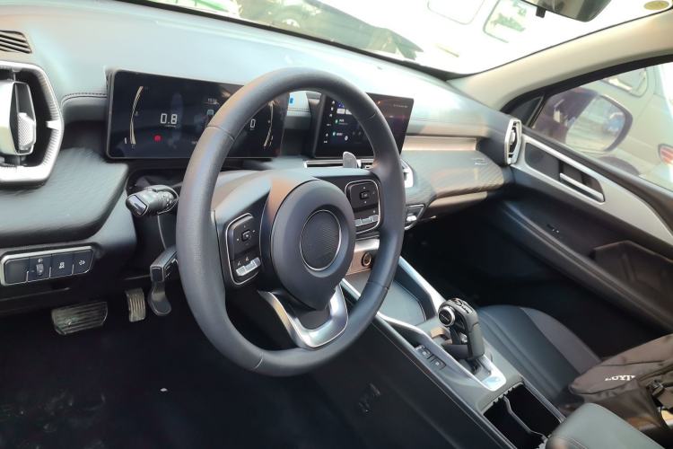 Used Great Wall King Kong Poer 2024 2.0T Automatic 8AT Diesel Two-Wheel-Drive Navigation Edition Flatbed
