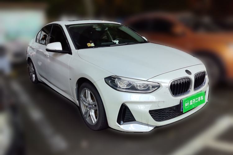 Used BMW 1 Series 2019 118i M Sport Package Front Right 45 Deg