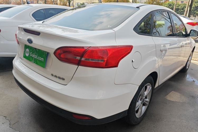Used Ford Focus 2018 Sedan Classic 1.6L Manual Comfort Plus SmartDrive Edition Exterior 3