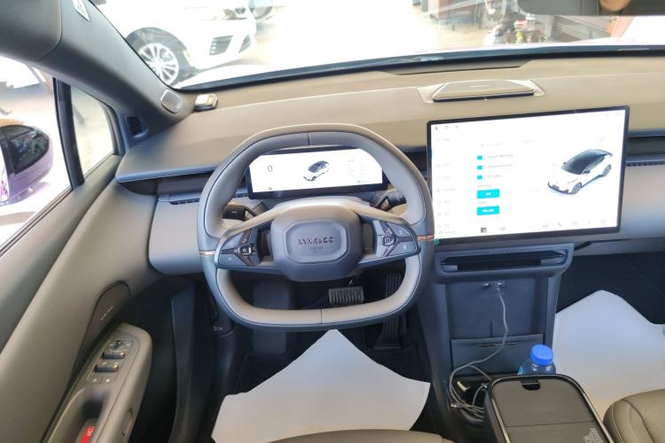 Used Lynk & Co Z20 2025 530 km Range Rear-Wheel Drive Pro