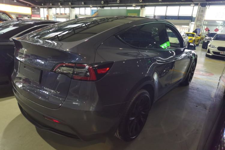 Used Tesla Model Y 2021 Long-Range All-Wheel-Drive Version
